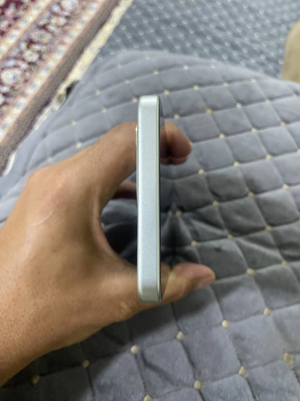 السلام عليكم جهاز OppoA5proنظافه 95/100 ذاكره 256 صحة البطاريه 100 السعر 175وبي مجال العنوان بغداد البياع خاص ورقم *********** وبي واتس
