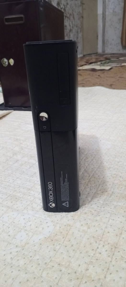 السلام عليكم اكس بوكس360للبيع جهاز نضيف يداتة لاصلية2محولةاصلية
بي93لعبة جهاز شغال مابي اي عيب ولا مصلح مدخل اقراص شغال جهاز مع كامل ملحقاتة ملحقات اصلية شرط الفحص السعر120بي مجال الرقم(***********)واتساب
