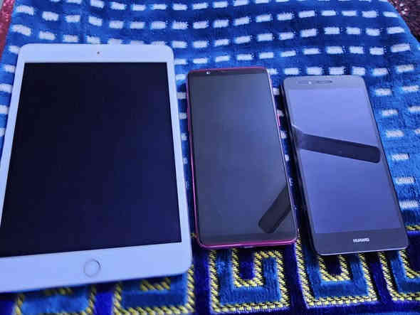 السلام عليكم أجهزة للبيع ايباد مني فور وجهاز هواوي واوبو ار 11s كلش نضيفات مال بيت بس الايباد نقصة بطارية لان جنت تاركة ونفخت والاجهزة كلشي ما بيهن وممفتوحات كلهن سعرهن 150 مكاني بغداد الحسينية رقم ***********
