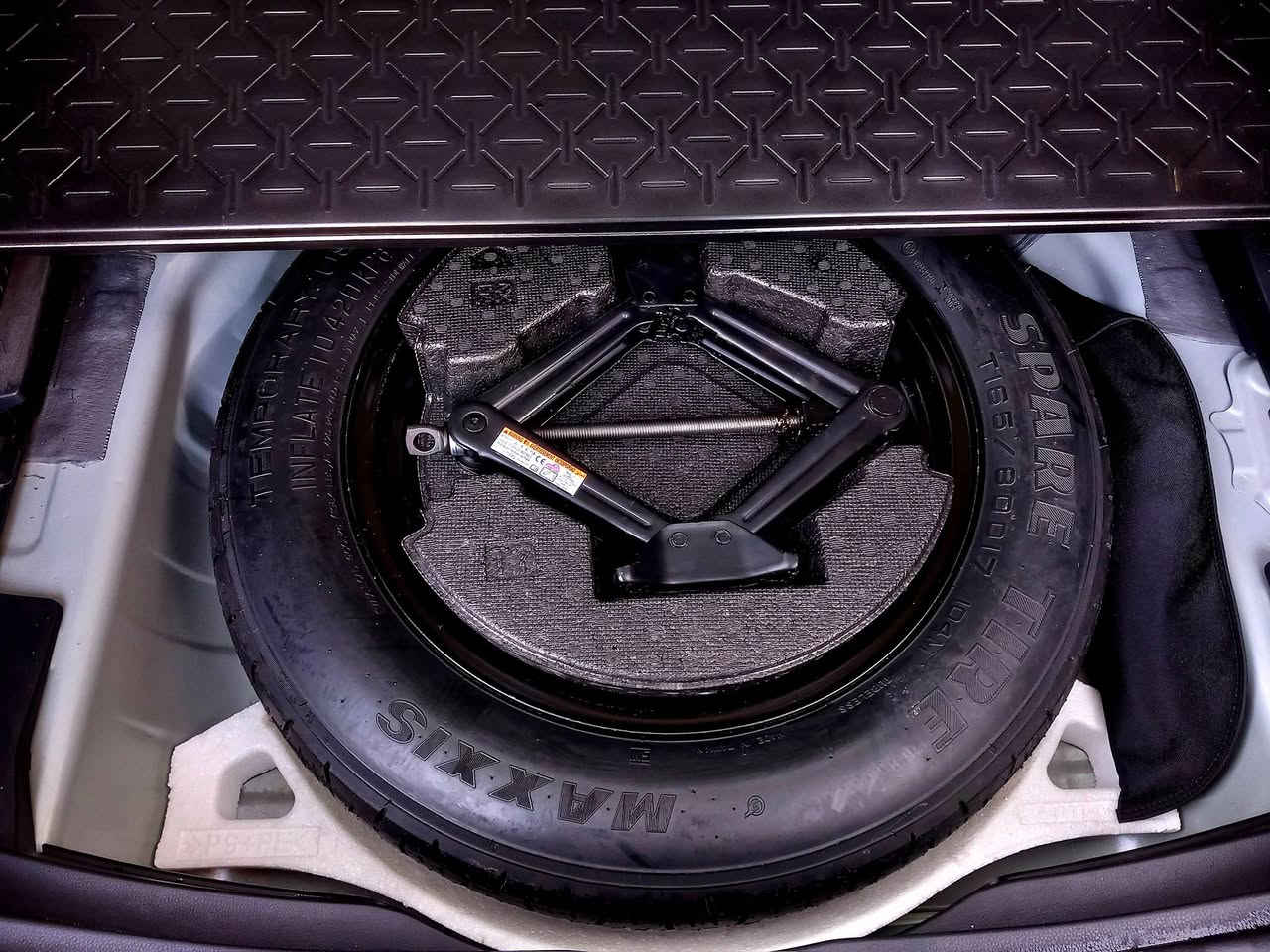 𝐓𝐎𝐘𝐎𝐓𝐀 _ 𝐑𝐀𝐕𝟒 HYPRID-
XLE
𝐀𝐖𝐃

تویوتا رافـــــ4

موديل : 2024

اللون : سلفر

دخول جديد 

رقم بغداد

بجم كبس

عداد المسافة : 10mi

حجم المحرك : 2.5L +
 هايبرد

المواصفات :XLE

فتحة سقف سلايد

كيـــج الكـــترونـــي

‏‎ابـــواب بصمةامامي

‏‎بصمة تشـــغـــيل 

تشغيل عن بعد

‏‎شـــاشـــة كبـــير لمس

شـــاشـــة كار بلي

كــــامــــيرا دوارة

هـــانـــد بـــريـــك بصمة

صندوق كهرباء 

تبريد قطعنين

جام 4 اوتو

اوتو هولد (𝐀𝐔𝐓𝐎 𝐇𝐎𝐋𝐃)

اوتو ستارات(𝐀𝐔𝐓𝐎 𝐒𝐓𝐀𝐑𝐓*)

اوتو ستوب (𝐀𝐔𝐓 𝐒𝐓𝐎𝐏)

رادار امامي (تحديد مسار)

‏‎رادار جانبي (نقاط عمياء)

‏‎رادار خلفي (التحذير من
الاصطدام)

‏‎حساسات امامي360

‏‎حساسات جانبي 

‏‎حساسات خلفي 360

نظام (𝐄𝐂𝐎)

نظام (𝐍𝐎𝐑𝐌𝐀𝐋)

نظام (𝐒𝐏𝐎𝐑𝐓)

تدفئه ستسرن

كشنات مخمل اسود

‏‎مقعد السايق كهربائي3وضعيات

كشنات امامي تدفئة+ تبريد

مثبت سرعة

تحذير عند الخروج من المسار

لايت عالي اوتو

مانع نزلاق

تبريد مناخين منفصلين

اشاير بل مري
‏
(*دفع رباعي*)AWD

‏‎لايتات لـــ𝐋𝐄𝐃ـــد عدسة
 زينون بلادي

‏‎بكلايتات ليـــ𝐋𝐄𝐃ـــد بلادي

السعر المطلوب:275

المكان: بغداد العامرية
للاستفسار: ***********
