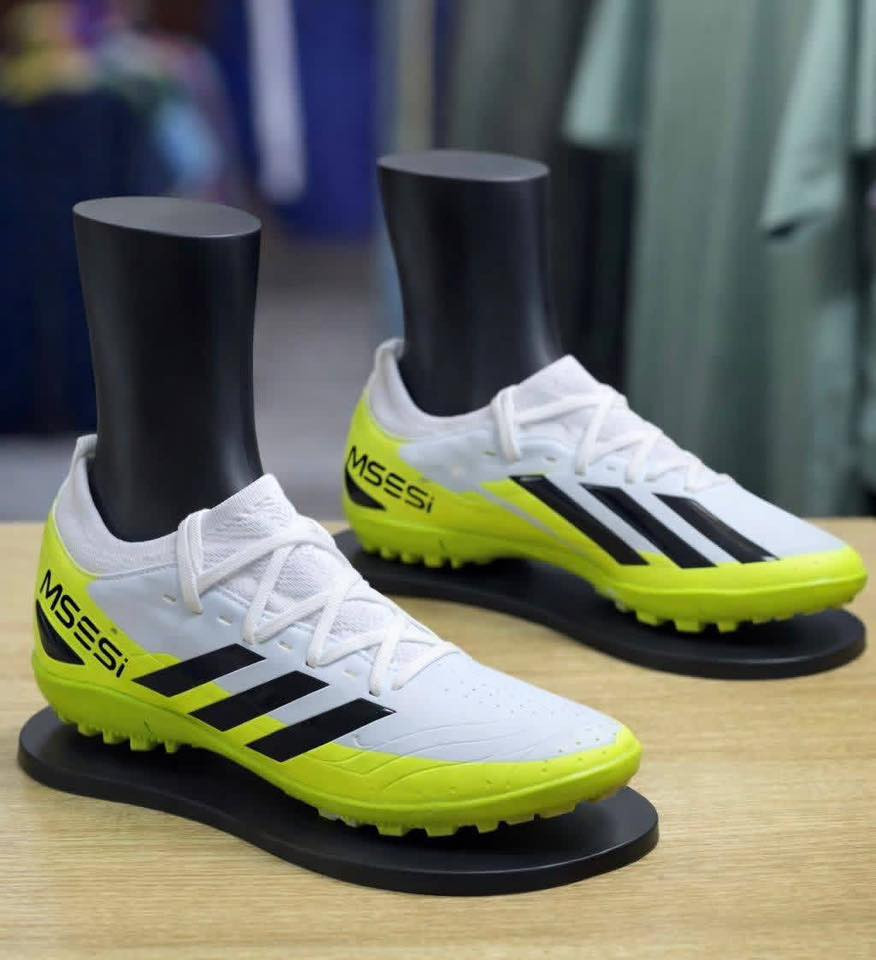 السعر عليه تخفيض لان قطع اخيرة
لحكوا اخر قياسات 

اي قطعة تريدها دز صورتها واتساب وانطيك سعرها 

***********
