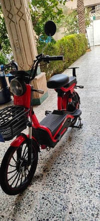 دراجه شحن للبيع فول مواصفات وكلش نضيفه مستخدمهاا شهر واحد بس محتاج وري...