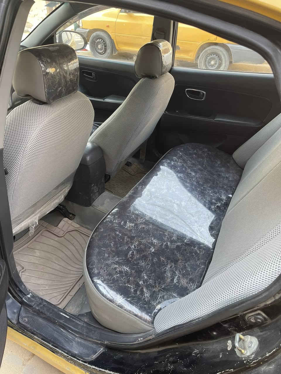 النترا مديل 2009 بيه تبديل بنيد وخشم الجاملغ وبيه الجاملغ الوره تعديل بدون دواخل تحكمات جهتين هيتر بل كشن تبريد وتدفئه شغالات صدر جديد امامي بس الخلفي بس شويه مكينه 2000 دوش مكينه وكير مكفولات  رقم بغداد الجديد السياره بسمي بيه او مراوس حسب القناعه *********** ((90)) وبيهه مجال
