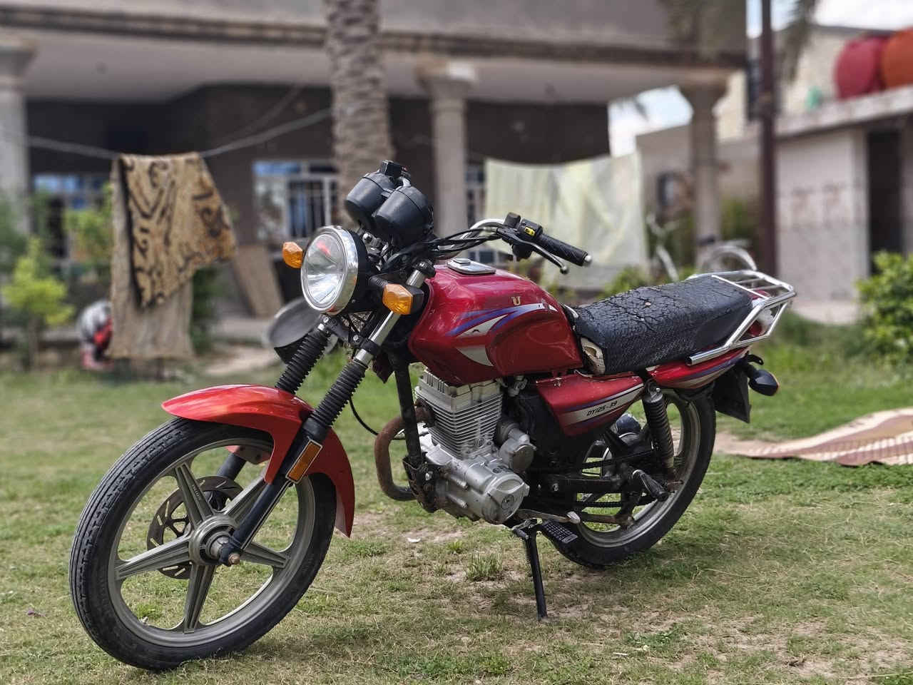 السلام عليكم
دايون 19 كلك كامله كهربائيات وسلف وفول نضافه ناقصه باتري الدراجه مال جناي مشيها قليل ناعمه السعر 550 وبيها مجال للشراي 
للأستفسار
***********
