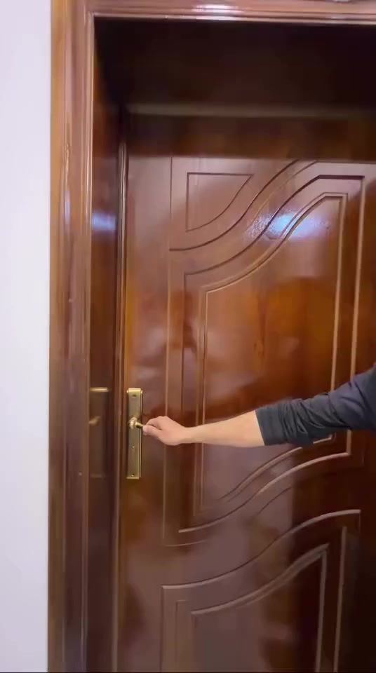 السلام عليكم شد غرف
تركي صيني 
شرط ضمان فتح وشد مرتين

رقمي ***********
