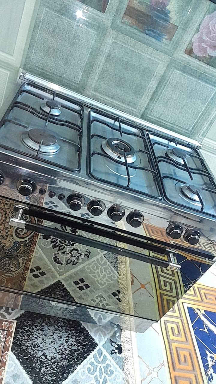 طباخ للبيع نضيف شغال كله
***********
