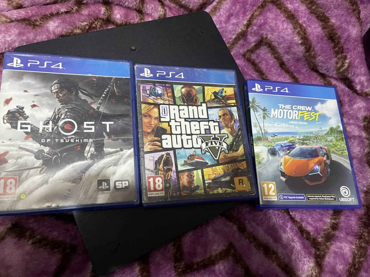 السلام عليكم بلي 4سلم اون لاين جهاز لوك ستيكر ممفتوح جهاز كلشي مابي وياه دركسون و٣اقراص وياه يوبي اس 850 مثل مموضح بل صوره سعر ٣٥٠وبي مجال رقم ***********
