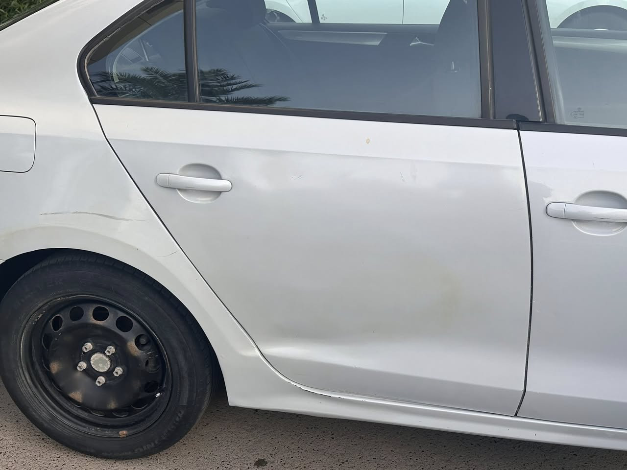 جيتا 2018 خليجي للبيع
رقم اربيل باسمي السياره 
مكينه 2000 تنفس طبيعي المرغوبه
بانزين عادي محسن
بيه حادث بالعراق باباتين بس تعديل بارد
السونار موجود
ماشيه 160 الف
سياره اعتماديه واقتصاديه ومتعب بالعافيه ع ياخذها
السعر 135 

***********
