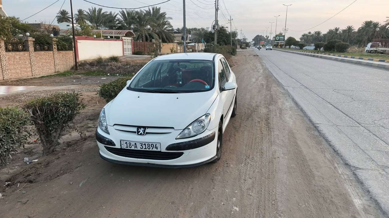 بيجو ٣٠٧ موديل ٢٠٠٥ كير ومكينه خير من الله تبريد شغال  السعر ٥١ وبيها مجال  ***********
