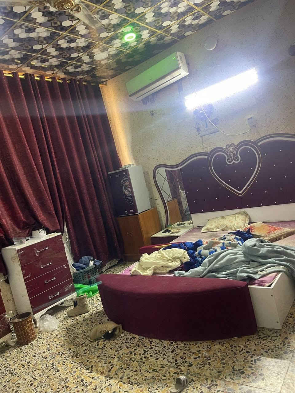 سلام عليكم غرفه نوم ستعمال بصيط كلش نضيفه وسعر أخوالبلاش امكاني بغداد عبيدي وساب ***********
