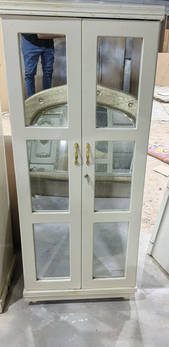 سلام عليكم  كنتور خشب كويتي قياس طول 190و العرض 95 //سعر 90وبيه مجال تواصل خاص و واتساب ‏‪***********‬‏
