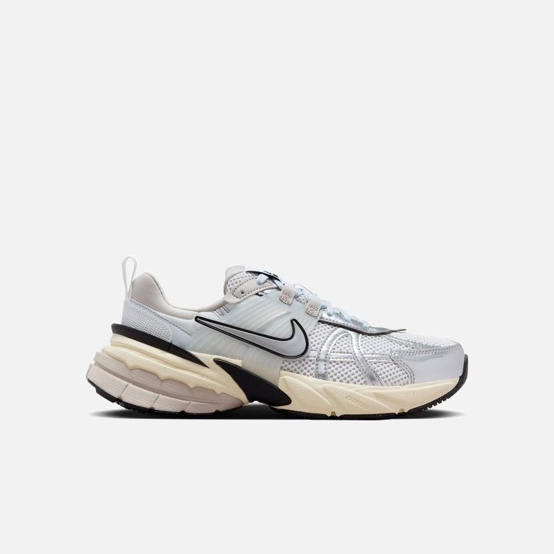 Nike V2K Run 
نايك ڤي تو كي رن اورجنال الاصلي 
وكالة غير مستخدم 
لايك وتعليق عالمنشور بيصلك تفاصيل


**إذا كنت صاحب هذا الإعلان وتريد حذفه لأي سبب، رجاءا أرسل رسالة إلى الدعم الفني**