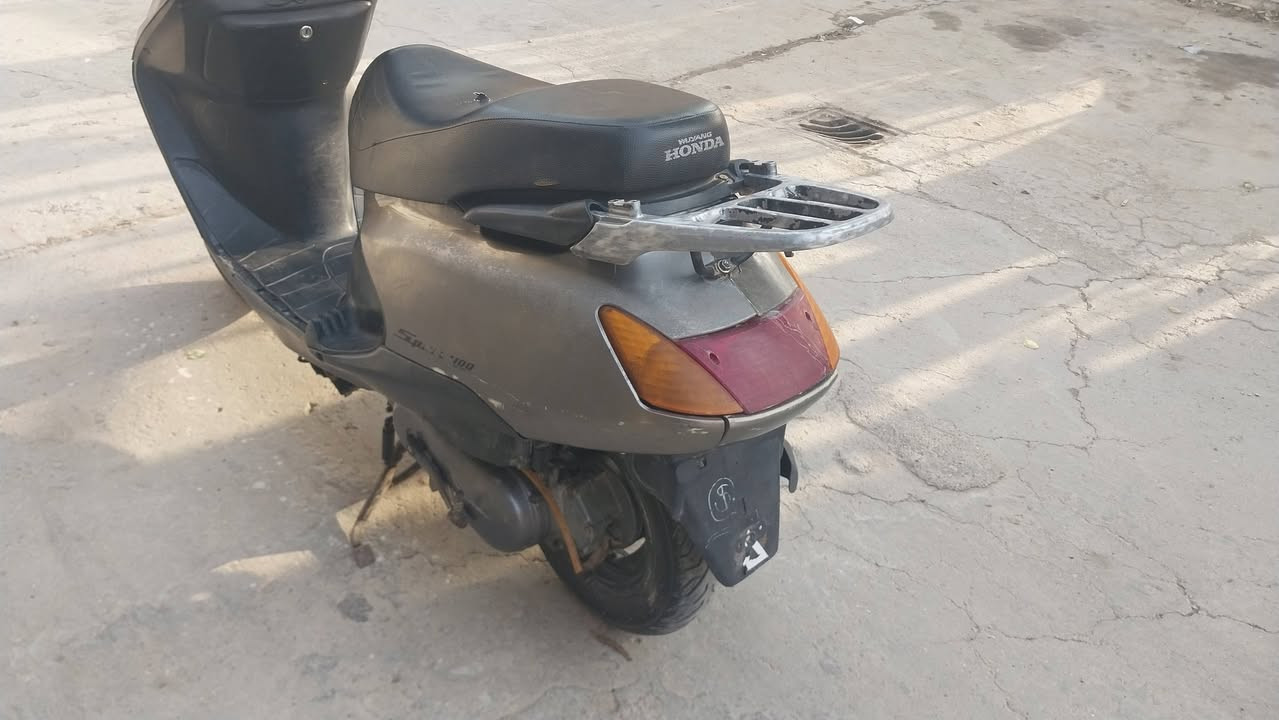 سلام عليكم دراجه سبيسي ياباني للبيع سعر ٤٠٠ وبيه مجال مكان كوت عزه جديده  ***********
