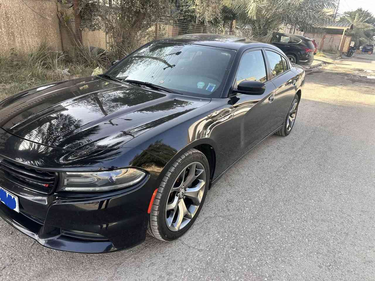 السلام عليكم
للبيع جاجر (رالي )كلين فول مواصفات موديل 2017
السياره مكفوله كفاله عامه من الدعاميه للدعاميه عده صارت بيها طخه بين البابتين وعفتها ع وضعها 
المواصفات 
فتحه
رادار جانبي 
حساس خلفي 
شاشه كبيره 
شفتات ستيرن دمام خلفي وباقي الموصفات المعروفه 
الرقم ***********
