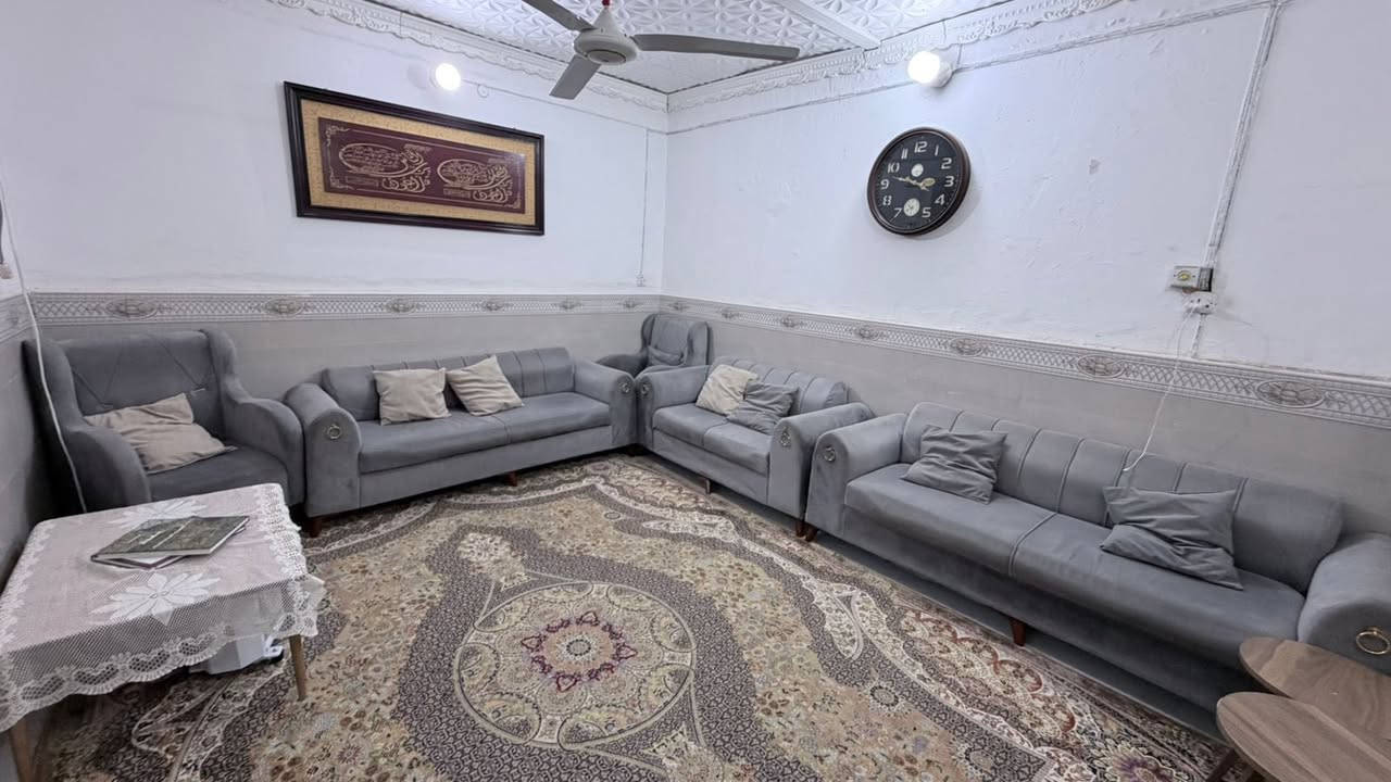 السلام عليكم
طخم متكون من ٥ قطع للبيع
السعر ٣٠٠ الف
للتصوال اتصال علا رقم ***********
