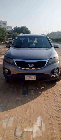 سورنتو (KIA Sorento) موديل 2011.
​اوارد أمريكي (نظام 5 راكب).
​المحرك: 4 سلندر سعة 2400cc، اقتصادي ومناسب.
​الكير أوتوماتيك.
​اللون: فيلّي / رصاصي
​ماشيه حوالي 119,000 ميل.
​تبريد ثلج
 تم تبديل الصدر بالكامل 
​السيارة متعرضة لحادث (وارد أمريكي). صور الحادث مرفقه مع المنشور
​تم تبديل الجاملغ  والباب المقابل للسائق.
​(البدن متضرر بشكل عام بحكم الموديل والاستخدام).
مقاعد مخمل نظيفة.
​التحكم: تحكم ستيرن كامل.
​شاشة أندرويد لمس حديثة
​كاميرا خلفية.
​كاميرا حوادث متطورة بثلاث عدسات (أمامية، خلفية، وداخل الغرفة).
​
​السعر المطلوب: 120 ورقة وبيها مجال
للأستفسار اكثر الاتصال على الرقم ***********
مكان السيارة الدوره قرب فلكة ابو دشير
ملاحظه غير متواجد على الفيسبوك بغداد
