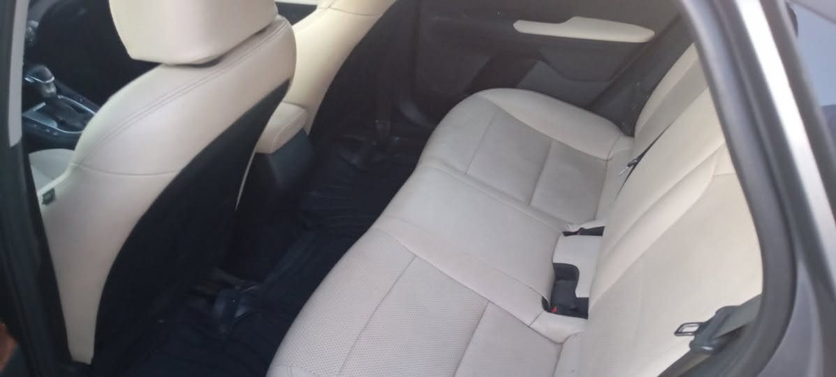 سلام عليكم فورتي 2019ورارد امريكي حادثها دعاميه فقط بدون ايرباك مكينه كيرتبريد صدركله تمام سياره ماشيه ٩٣جديده مكاني بغداد السعر ١٢٢وبيها مجال رقم الهاتف ***********
