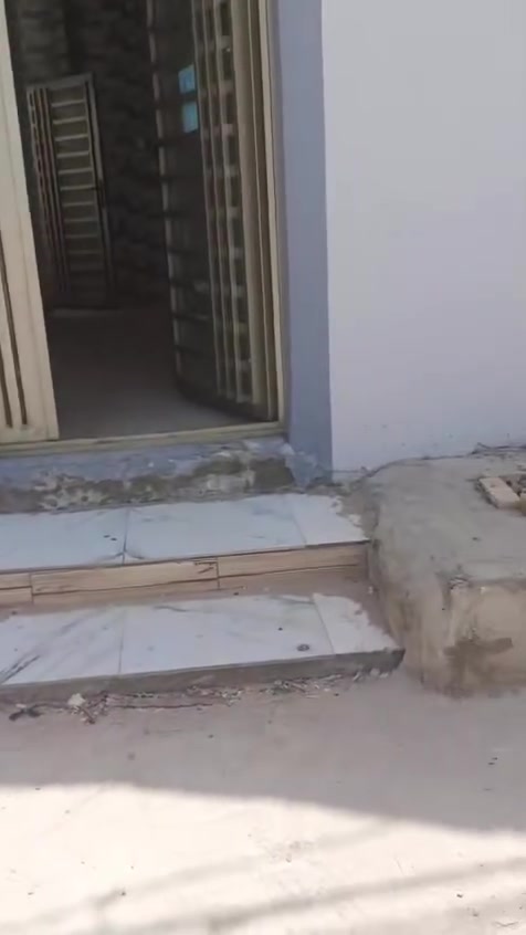 🏡 بيت للإيجار – محافظة النجف الأشرف

📍 الموقع: شارع قنبر، خلف مخبز أور.

📐 المساحة: 50 م².

موقع هادئ وقريب من الخدمات، مناسب للسكن.

للاستفسار ولمعرفة باقي التفاصيل، يرجى التواصل على الواتساب ***********
