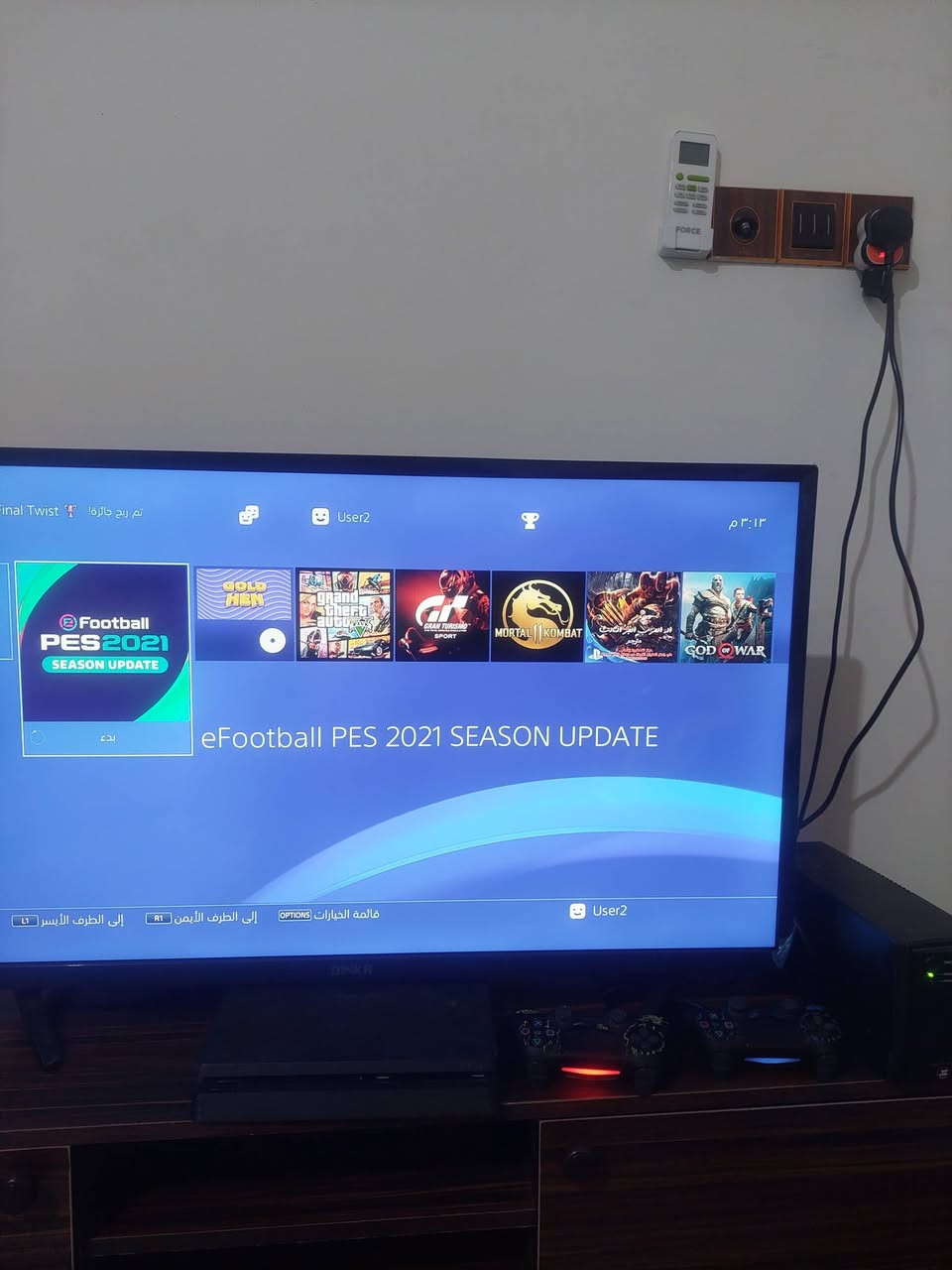 بلي 4 سلم مهكر للبيع
الملحقات_ جوستكات اصلية +يو بي اس 
***********
