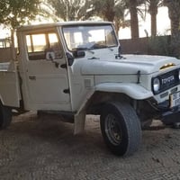 لاند كروز موديل ٧٥ مكينة ٦ سلندر كاز سيارة تخم تاير جديد دبل شغال سنوي...