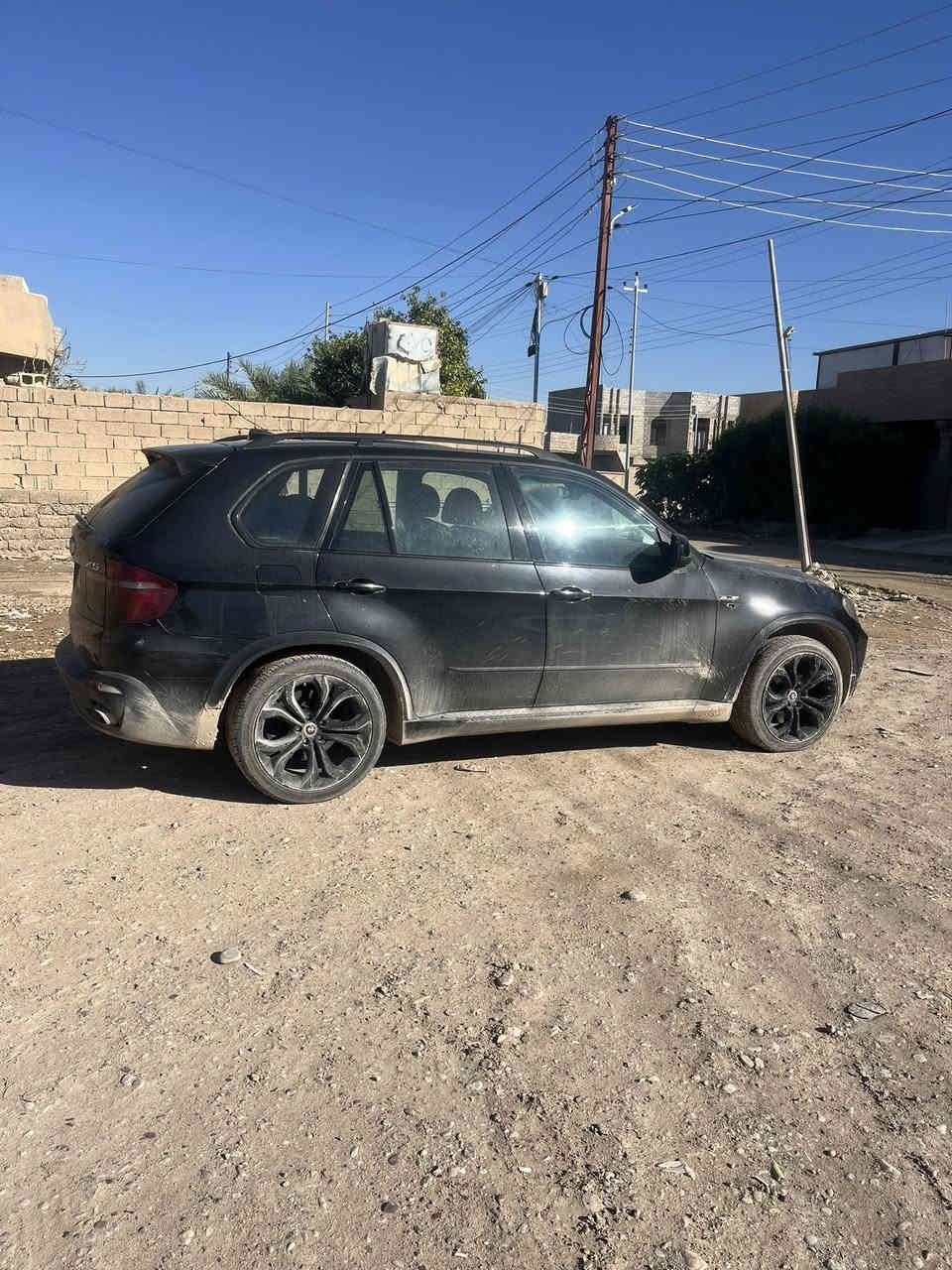 السلام عليكم للبيع سيارة bmwموديل2007 x5 رقم أربيل دولي كير ومحرك شرط تخم تاير جديد السياره باسمي شرط التحويل مكاني تكريت القادسية للاستفسار الاتصال على الرقم *********** السعر 123 ورقه وبيها مجال

