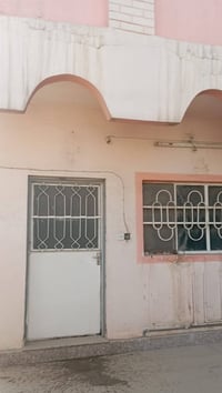 حي الخسروية • مكتب • مخزن