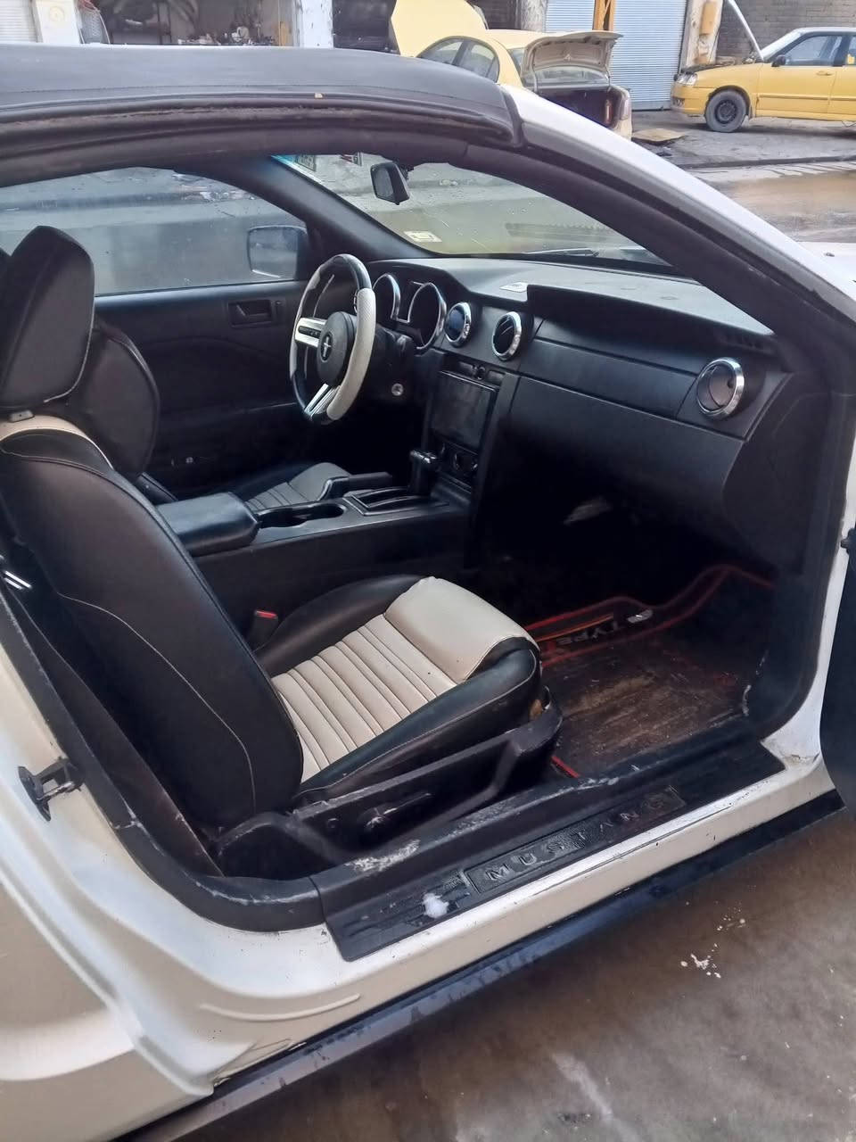 موستنك موديل 2007 كير ومحرك شرط تبريد❄ شرط بدون صبغ كزوز رياضي لآيت زينول السعر 77 بيها مجال ***********///***********
