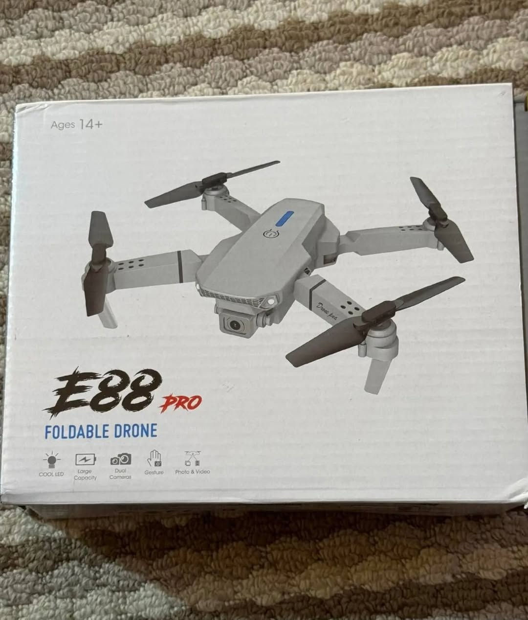 متوفر درون e88 pro الأصلي 
قطعه إله تخبل غير مستخدم
((اعلا سعر وبل عافيه)) 
يوجد توصيل جميع انحاء العراق


**إذا كنت صاحب هذا الإعلان وتريد حذفه لأي سبب، رجاءا أرسل رسالة إلى الدعم الفني**