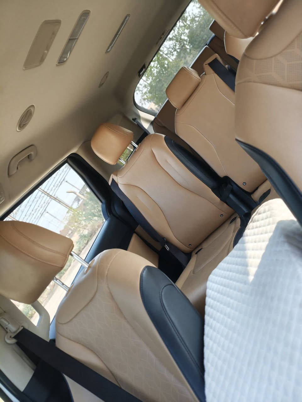 السلام عليكم كرنفال 24 وارد امريكي بسم شركة عندي وكالة عامة تريد وكالة او تحويل بكيفك بصمات بيبان كهربائية تشغيل عن بعد مواصفاتlx ماشية 43 الف سعر 250او بيهة للشراي او مراوس بقل منهة او ينطيني فرق حسب القناعة  مكاني نجف ***********
