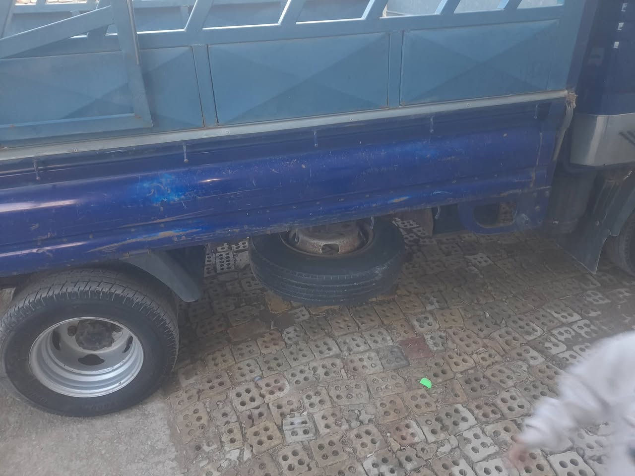 سلام عليكم كيا فحل موديل 2008 كير مكينة اكسل مكفولات تخم تاير تاير خلفي محور 27
مكان السياره بغداد المعامل 
سعر 80 وبيهه مجال بسيط
رقم ***********
