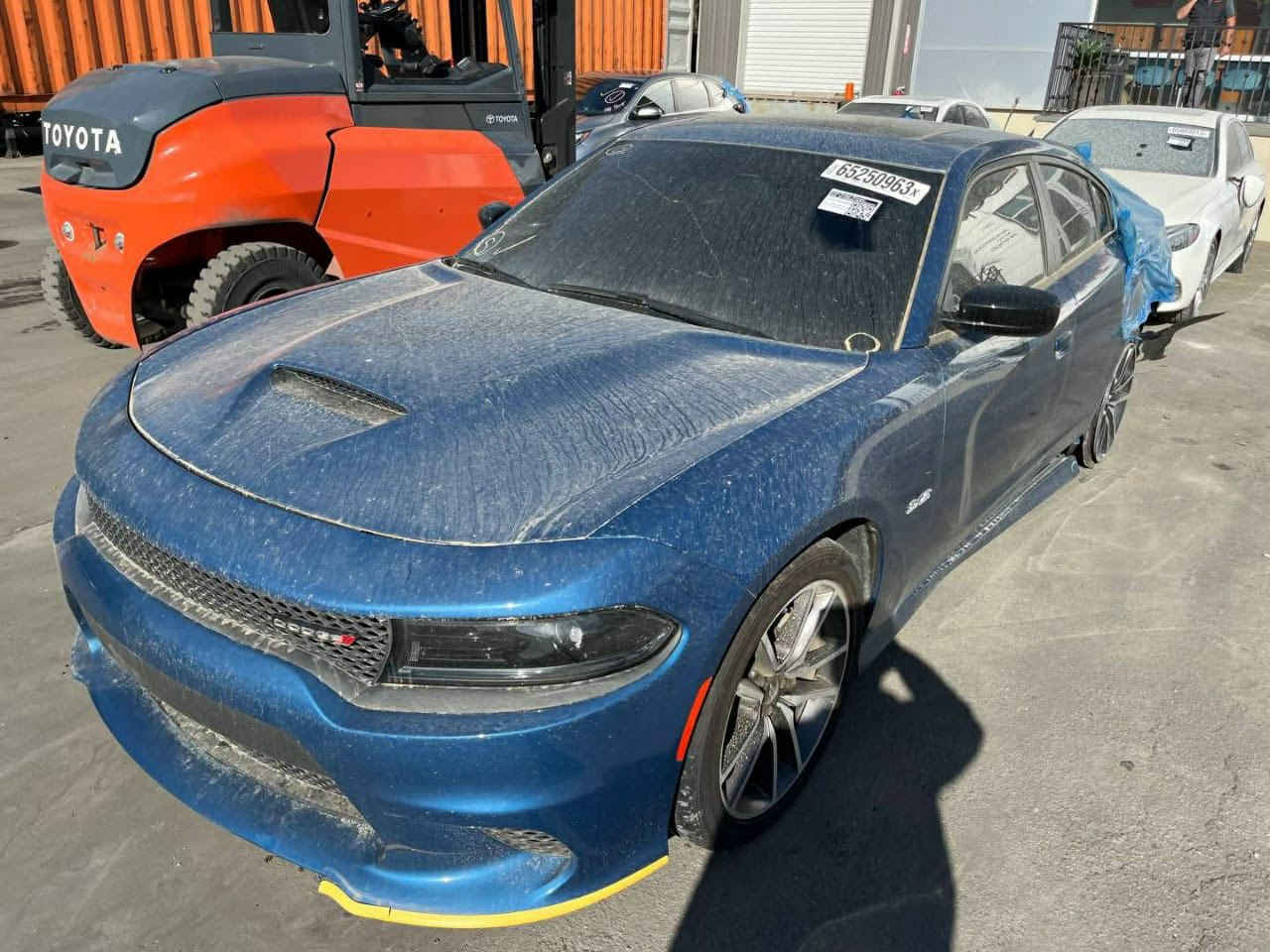 السلام عليكم جارجر ارتي RTموديل ٢٣ اخر اصدار سياره فول مواصفات رادارنقطه عمياء كشنات حظن شاشه كبيره توويل معروفه باقي مواصفات حادثهه جاملغ خلفي بدون دواخل بدون ايرباك تخريب مخدرات بل العراق ربع جاملغ امامي بخ بارد بل باب فقط***********
