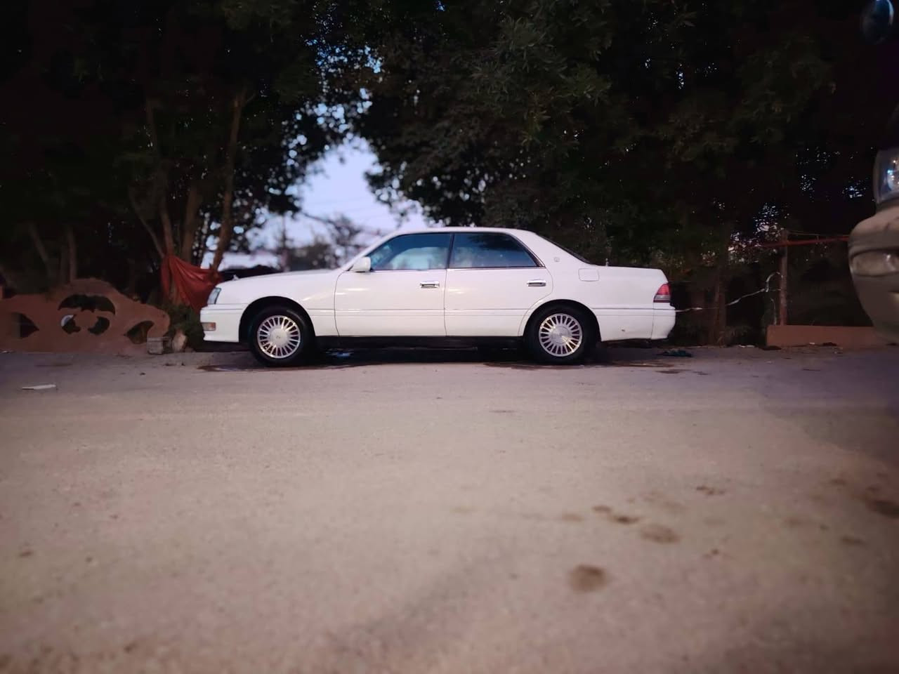 سلام عليكم سيارة للبيع او مراوس سنوية ل٣٠ سيارة باسمي مكينه كير حداديه خير من الله تبريد شغال رقم انكليزي سياره مابيه كصه ***********
