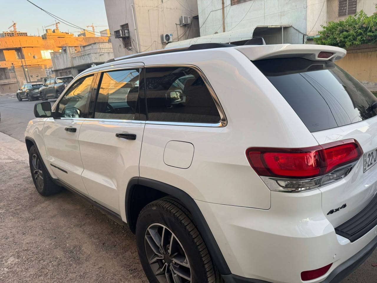 للبيع فقط جيب لاريدو 2020 وارد امريكي بدون ارباك بيه بارد فقط السعر 230 وبيه مجال مواصفات فور ويل 4x4 مكينه 3600 شاشه وسط كار بلي رادار جانبي نقطه عمياء اطفاء المحرك عند الوقوف نظام صرف الوقود eco نظام تسارع Sport بصمه ابواب كشن السائق كهربائي لايت زنون  كشافات زنون مكان السياره بغداد  ***********
