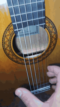 للبيع...
گيتار ياماها C40 الأصلي صنع إندونيسيا ،
ما يحتاج اشرح عنه هو يتكلم

سليم من اي ضرر بحالة الوكالة نظافة 100%
يأتي مع كافة ملحقاته
كابو أصلي
ريشتين
حقيبة جنطة

سبب البيع : احتاجيت فلوسه
السعر 135 وبيه مجال بسيط جداً
رقمي ***********
واتساب فقط
