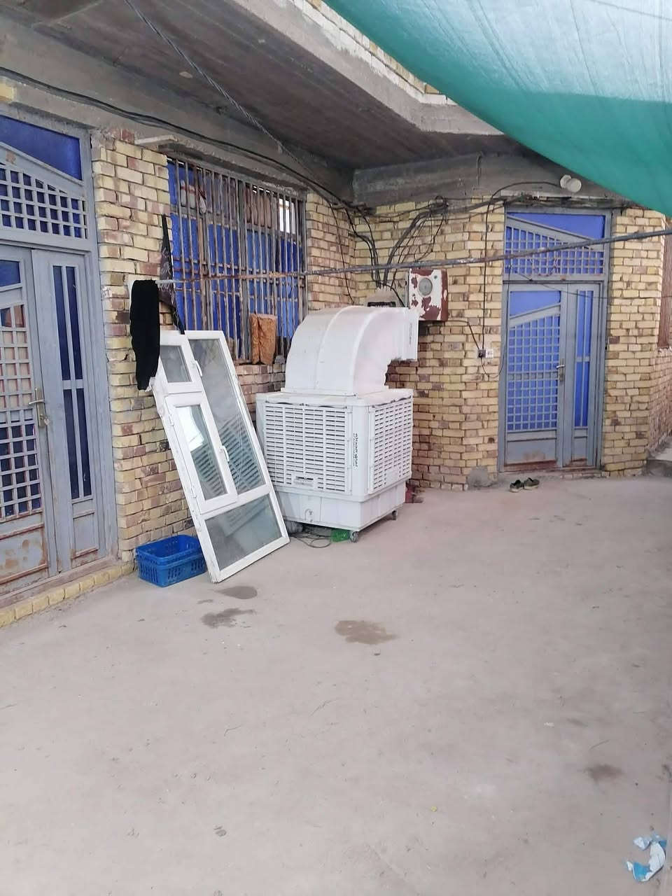 دار للبيع مع مشتمل هيكل
المساحة ٤٠٠م
ال عواد الرعده قريب البزل
تبليط ماء كهرباء
التفاصيل
استقبال ١١*٤/٥
هول ٥*٥
غرفتين نوم ٤*٧
مطبخ ٤*٦
صاله ٦*١٠
طارمه وصحيات داخليه وخارجيه
تفاصيل أخرى الاتصال على الزقم
***********
