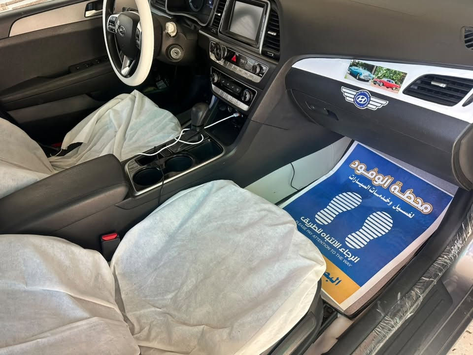 سوناتا 2018 وارد امريكي
مكينة 2400gdi مكفولة من الفتح والتبخير والاعطال
كير AT مكفول من الفتح والمشكال
رقم بصرة حرة مميز بأسمي 
كفالة من التبديل والصبغ والاصوليات 
ماشية 100 الف 
كير محرك تبريد حدادة اطارات قطع غيار كلها مكفولة
عليها ادامة كاملة وبرمجة وبدون اي نقص شرط اي نقص بيها انا اتكفل بي
مواصفات se اعتيادية 
السيارة جداً جداً نظيفة وبدون مشاكل
عنوانها بصرة 
***********
سونار موجود راسلني ادزه الك
السعر 120
