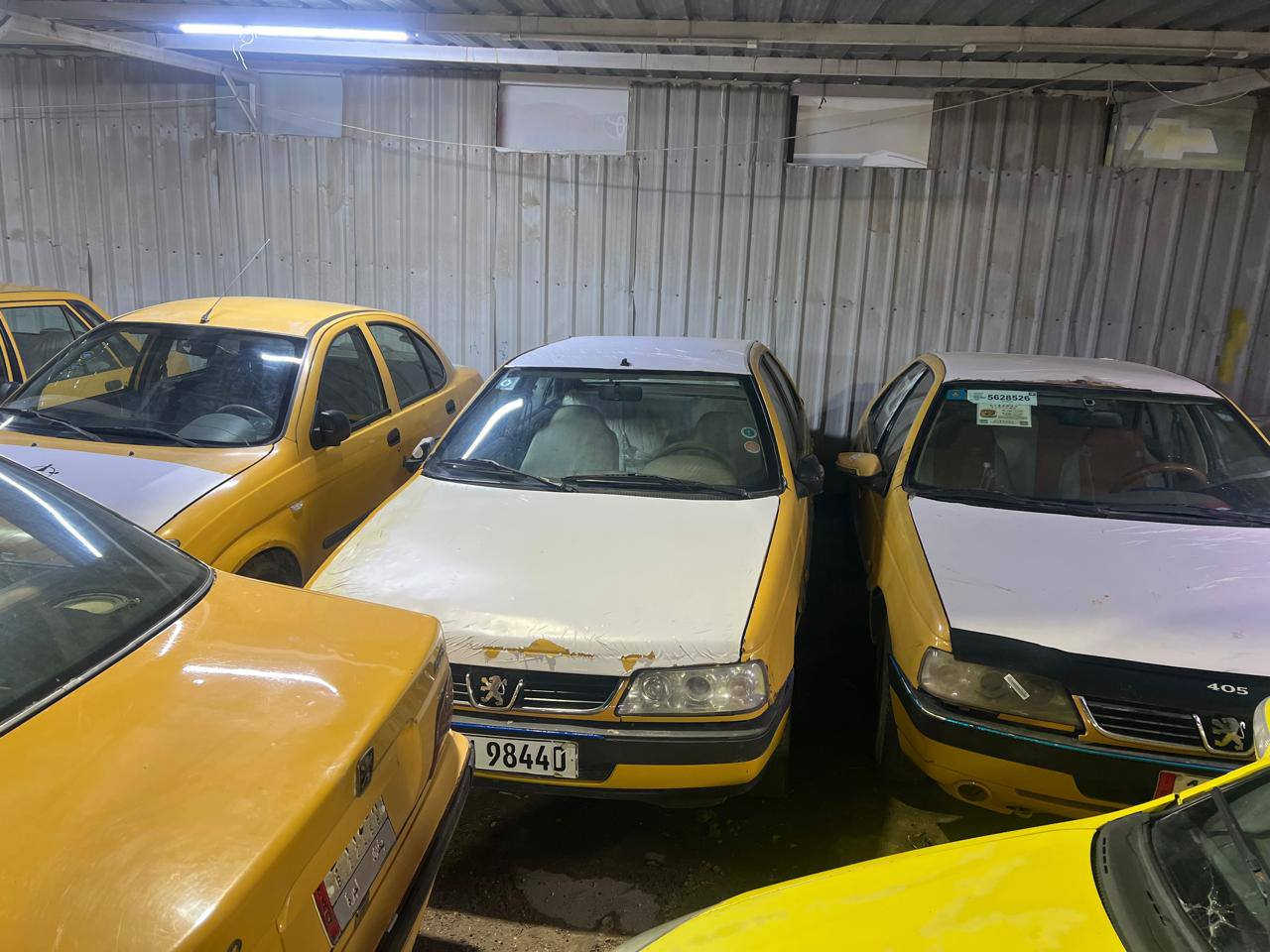 السلام عليكم 
للبيع جميع أنواع سيارات صيني وايراني َ 
بل قصد المريح عنوان بغداد الجديد 
أي استفسار انتصال على رقم 
***********
