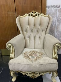 كرسي • نضيف • يحتاج دوشمة