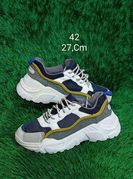 👟وجبه اوربي فول نظافه 💯
اورجنال باله مستخدم 
قياسات مختلفه   .اسعار مختلفه 
يوجد توصيل جميع المحافظات 🚛 
للتواصل .🌷***********📱
