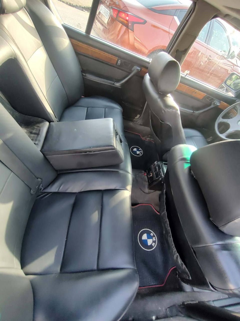 السلام عليكم اخوان السيارةللببع  735iA سته 6  موديل 91 رقم نكليزي جديد سنويه لل 29 شرط التحويل باسمي  كابون بانزين بيها السيارة مصبوغه حزام جماليه وصار بيها جاملغ سائق وما مصلحه  وبيها درايم شفت  واحد السيارة سيارة طخم تايرات جديد 4 صارلي شهر من بدلتهم تقريباً   باتري جديد 100 امبير صارلي شهر مبدله كير مبدل جديد محرك شرط هزه غرامات مصفره سعرها 52  وبيها مجال وشنو النقوصلت البيها تنزل من سعرها وبيها ملاحظات جدا بسيطه الشراي ما ارجعه بي خير ويدلل  رقم الهاتف *********** واتساب موجود  اترك تعليق حلو مثلك ❤️ Rasool Albash
