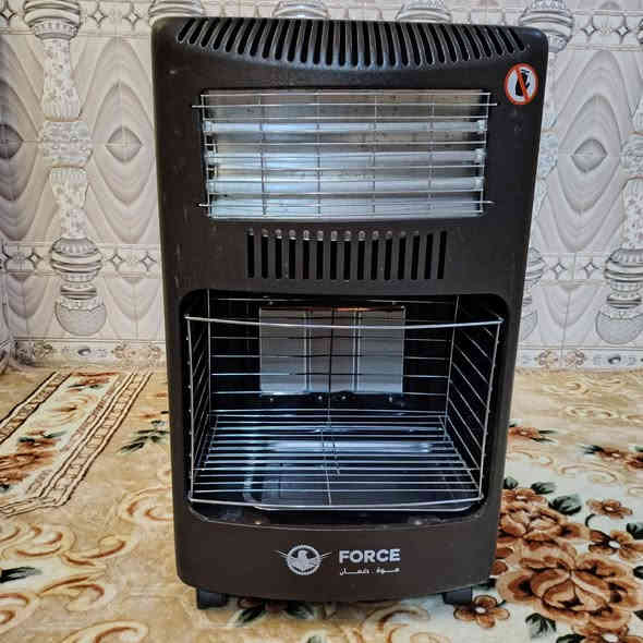 سلام عليكم صوبه غازيه للبيع بعدهي جديده مستعمله فقط 3ايام سعرها 120وبيها مجال عنوان حي النداء شارع مكاتب وتساب ستفسار ***********
