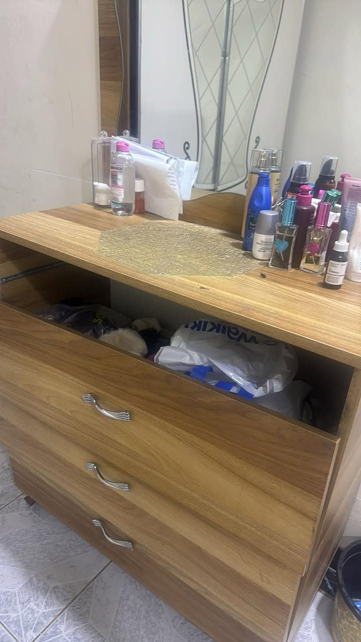 غرفه نوم تركي 5قطع نضيفه بس جرار يردله ضب مثل ما مبين بصوره ب200بيه مجال بسيط مكان بغداد حي العدل


**إذا كنت صاحب هذا الإعلان وتريد حذفه لأي سبب، رجاءا أرسل رسالة إلى الدعم الفني**