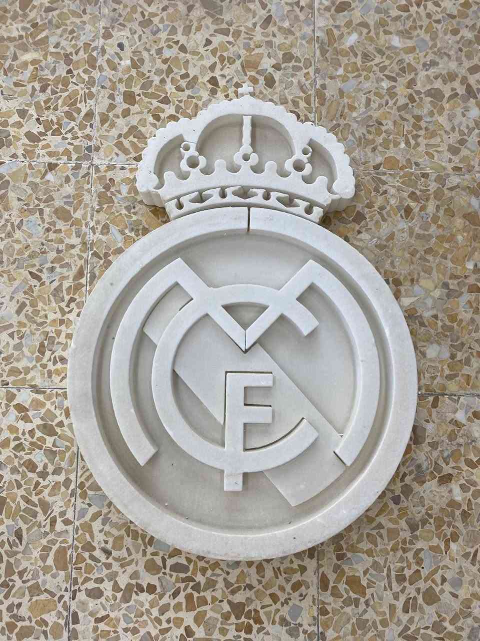 السلام عليكم 🔥فووم تركي🔥
يتوفر شعار برشلونة وشعار ريال مدريد وينهم المشجعين 
وايضاً ايات قرانية
يشتغل للخارج وللداخل 
للاستفسار *********** ..عنوان شارع ابو إياد سيراميك
