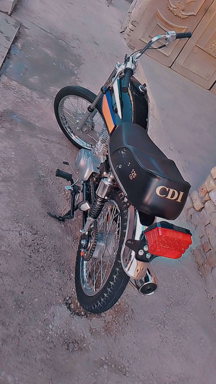 إسلام عليكم دراجه صارلها شهر من معمرهه محرك انتنس مبدل فقط ولفاتت سعر 550 وبيها مجال ولشراي يراسلني خاص أو يتصل ع هذه الرقم ***********
