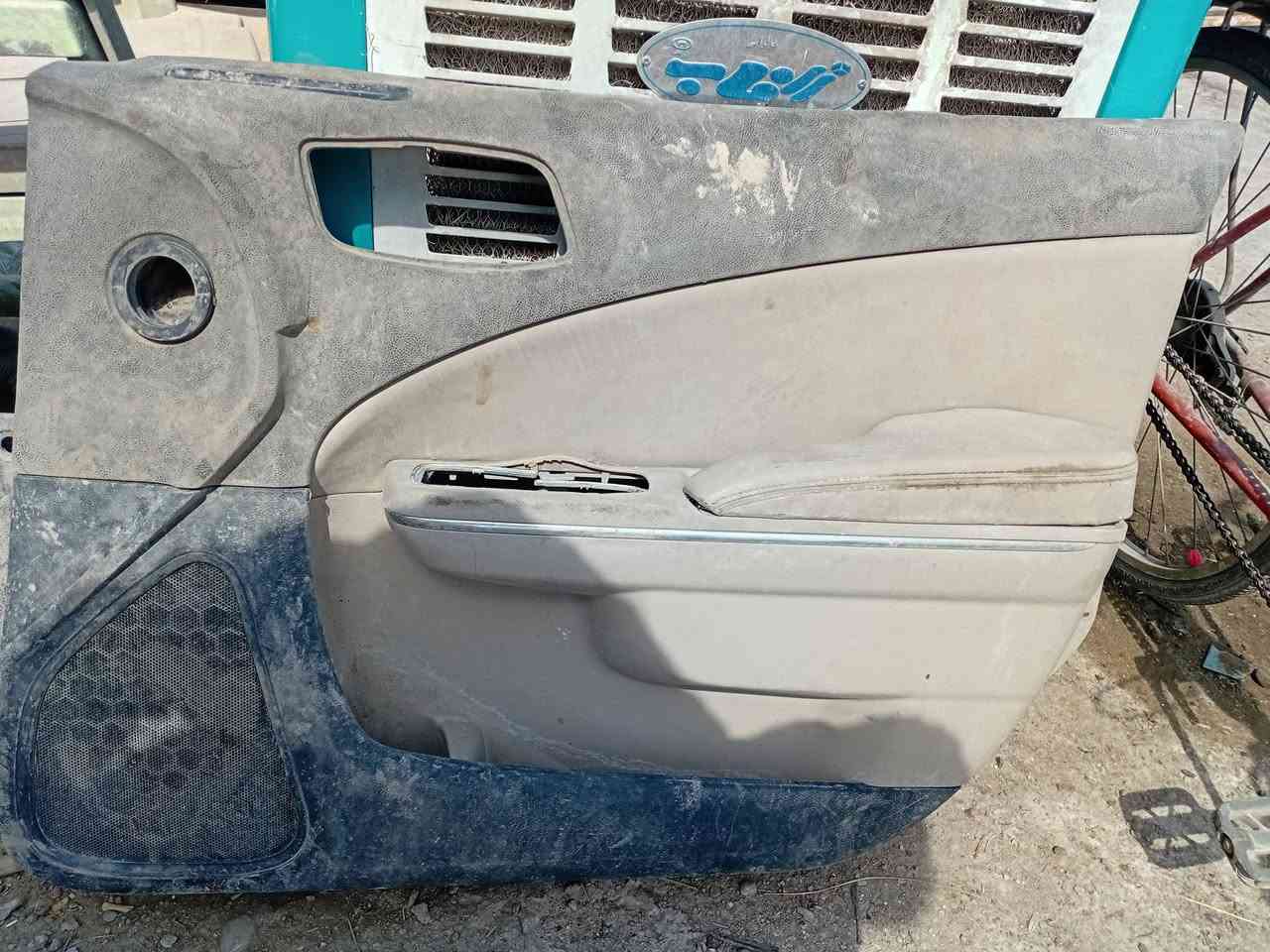 السلام عليكم تخم بطين جيب لون بيحي ب ٧٥ وبيهن مجال ***********
