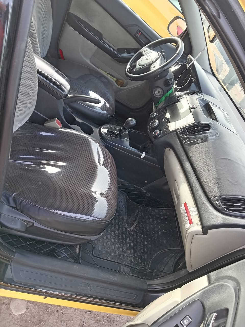 السلام عليكم عندي سياره موديل 10 كيه فورتي حادثه جاملق مامي محرك ٢٠٠٠ سياره حلوه بسمي السعر ٨٢ مكان السياره بغداد العبيدي الشهداء موبايل *********** عباس
