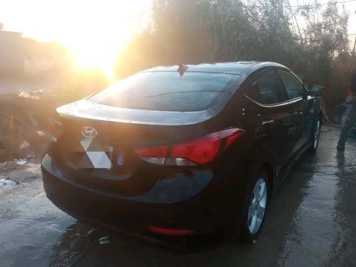 النترا للبيع موديل ٢٠١٦ رقم بغداد باسمي محرك ٢٠٠٠ بيه ٣ قطع بدون معجون كل القطع لبيل واحد السعر ٩٥ مكان السياره حله ***********
