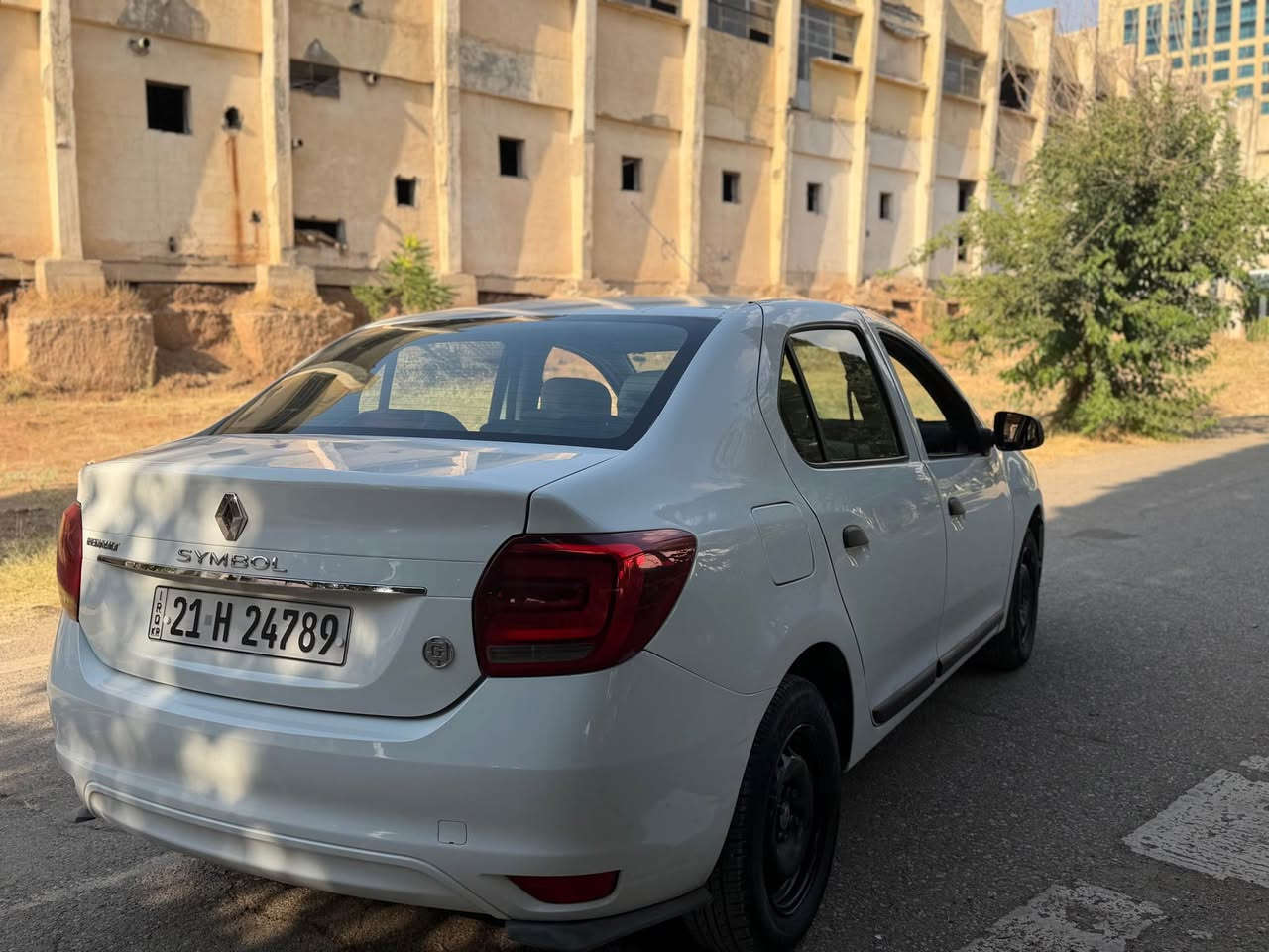 Renault Symbol 2017
ڕینۆی سیمبول ٢٠١٧ 
١٩٠ هەزار ڕۆشتوە 
گێر و مەکینە بەشەرت 
چوار تایەی تازەی خراوەتە سەر 
سەنەوی تا ٢٠٣٠ تازەیە بە ناوی خۆمانەوەیە 
هەموو شتێکی بە شەرت یەک دینار مەسرەفی تیا نیە 
بیکڕە و لێیخوڕە یەک شتی ناوێ 
هەر کە کڕیمان یەک مەکینەی لۆکمان خستە سەر
یانی هیچ مەسرەفێکی تیا نیە
٧٨ گەڵا و معامەلە ئەگەر موشتەریت تەلەفۆن کە..
بێ ناوگرتن ٥ پارچەی پێوەیە
*********** السليمانية, العراق
