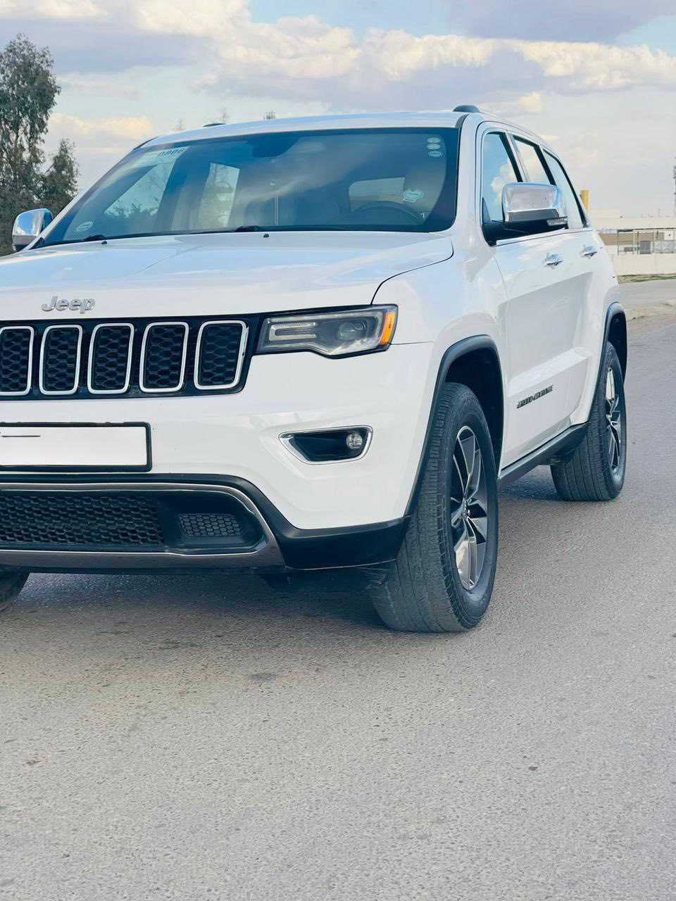 السلام عليكم
جيب لمتد موديل 2017
داخل بيجي 

بنوراما

مانع انزلاق

كشن خزن 

توقف ذاتي 

لايت زنون

تو ويل 

داخل بيجي 

ماشية 160 كم 

  السعر 265

مكفوله كفاله عامة 

ملاحظة السيارة للبيع فقط 

العنوان محافظة كركوك

ا

***********
