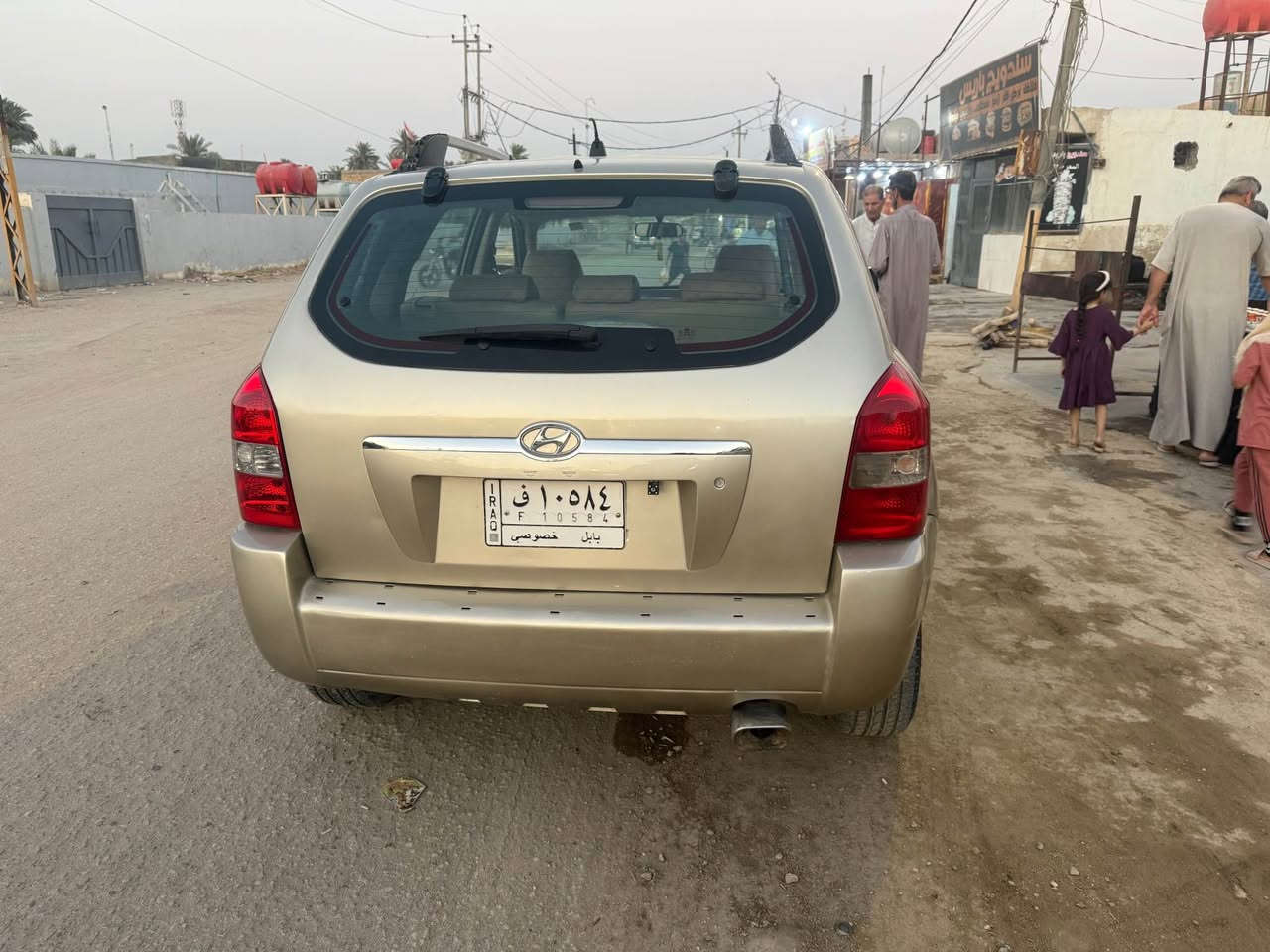 توسان ٢٠٠٨ مصبوغه عام بدون جفيه ولامكلوبه بيه جاملغ امامي وجاملغ خلفي وبيه طخطكات وجردت السياره وانصبغت عام السياره محرك كير تبريد كهربائيات كله شغاله ارضيه جلد كشنات مدوشمه  سعره ٨٣ وبيه مجال قليل مكانه بابل محرك ٢٠٠٠ موجود واتساب *********** المحاويل, بابل
